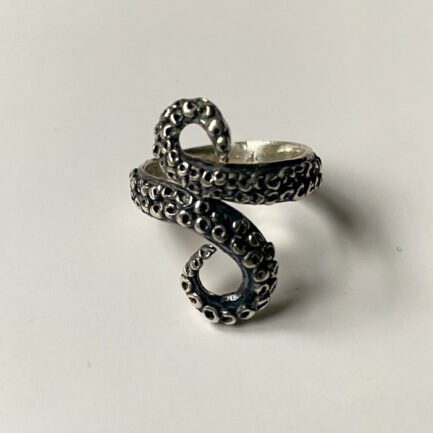 Bague en argent massif 925 oxydé en forme de tentacule de pieuvre